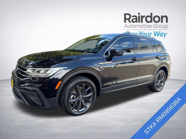 Used 2024 Volkswagen Tiguan SE FWD image 3
