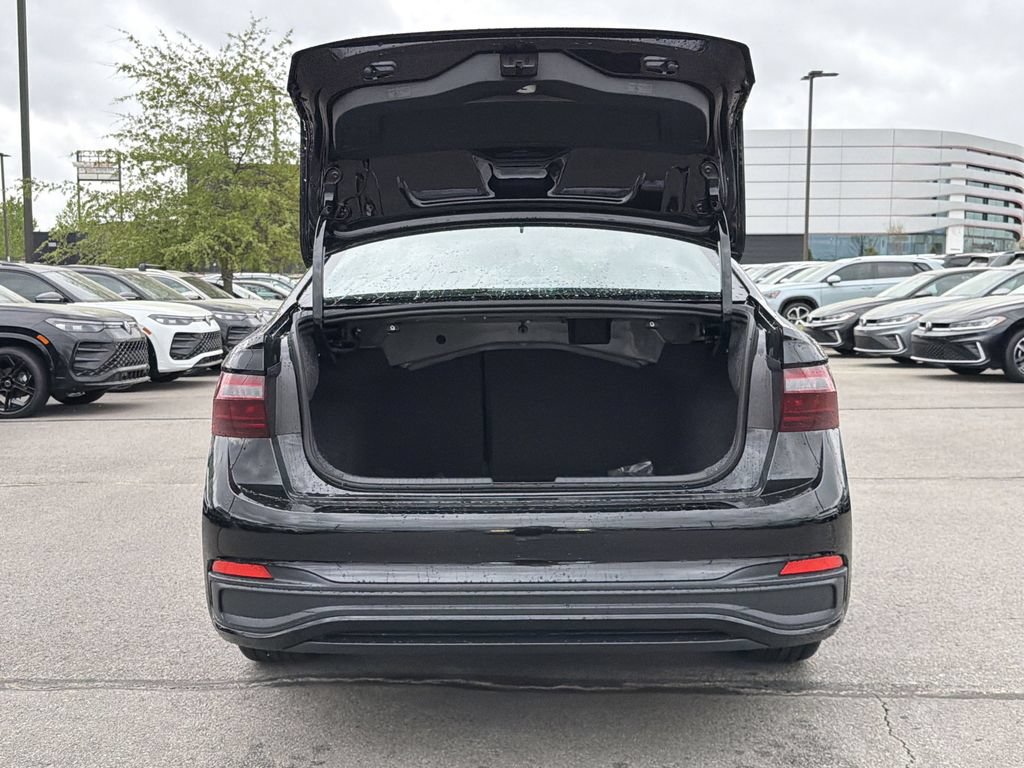 New 2026 Volkswagen Jetta SE FWD image 14
