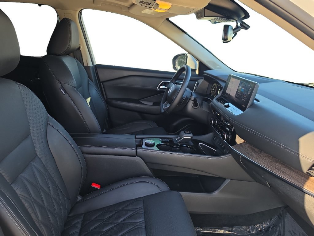 Used 2026 Nissan Rogue Platinum w/ Platinum Premium Package AWD/4WD image 15