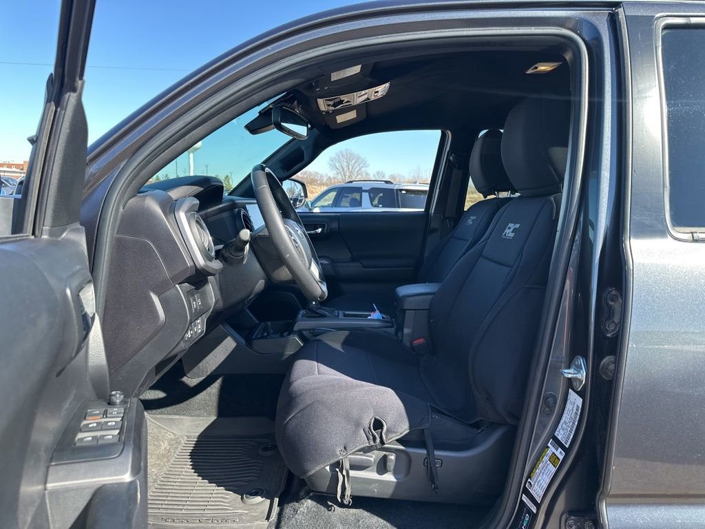 Used 2023 Toyota Tacoma TRD Off-Road w/ Advanced Technology Package image 9