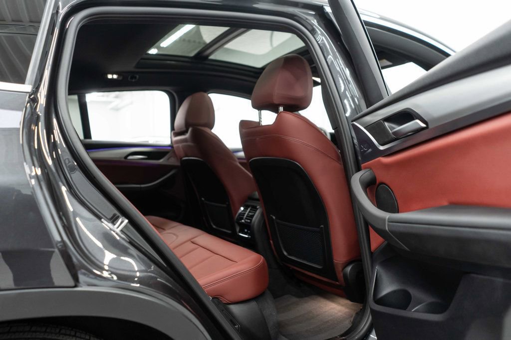 Used 2025 BMW X4 xDrive30i w/ Premium Package image 13