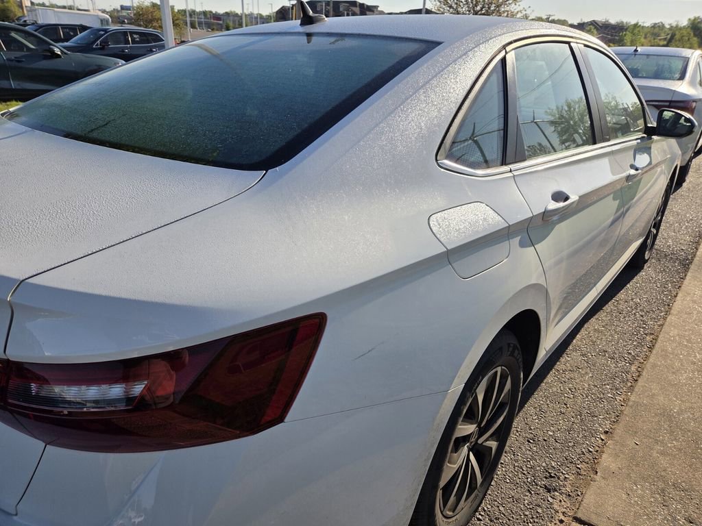 Used 2022 Volkswagen Jetta S image 7