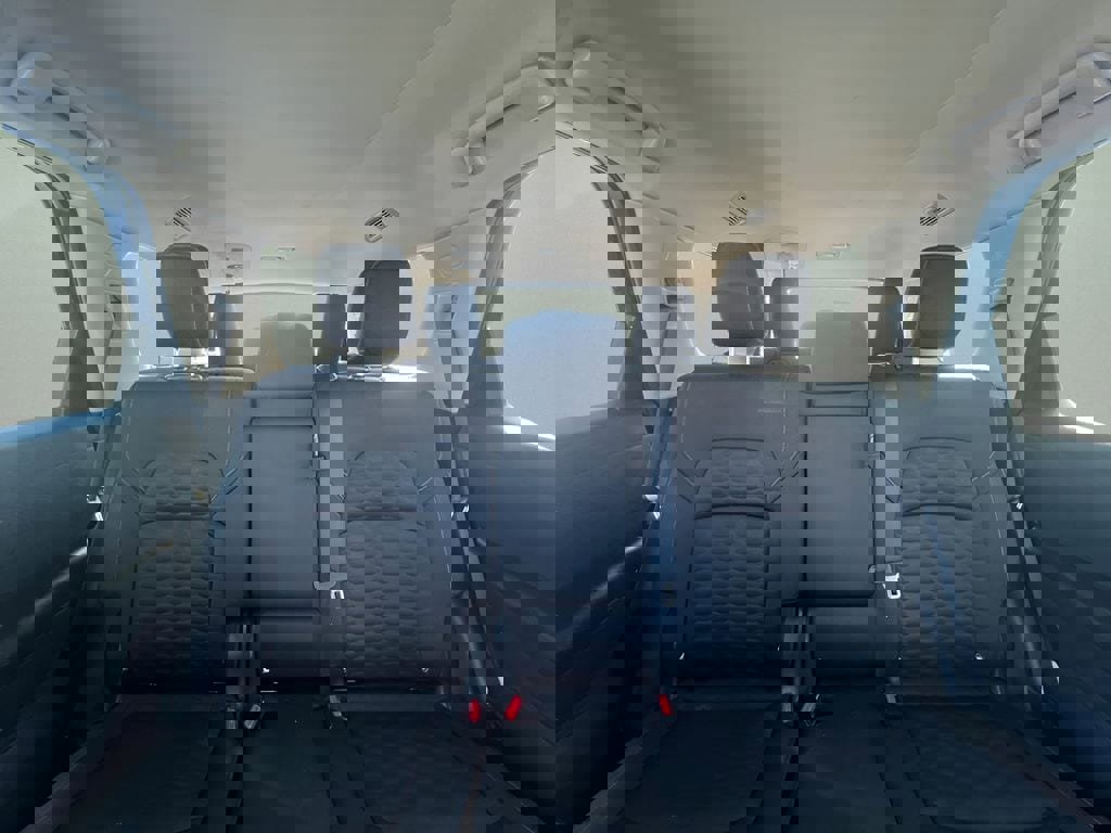 Used 2022 Nissan Pathfinder SV image 18