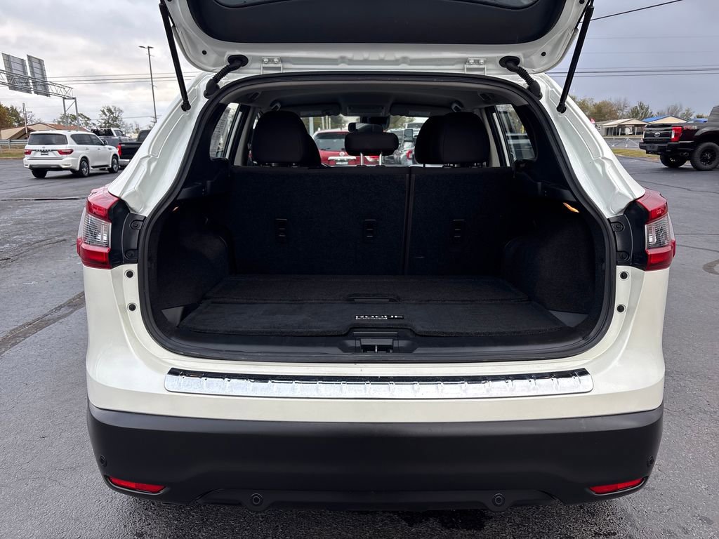 Used 2021 Nissan Rogue Sport SV image 28