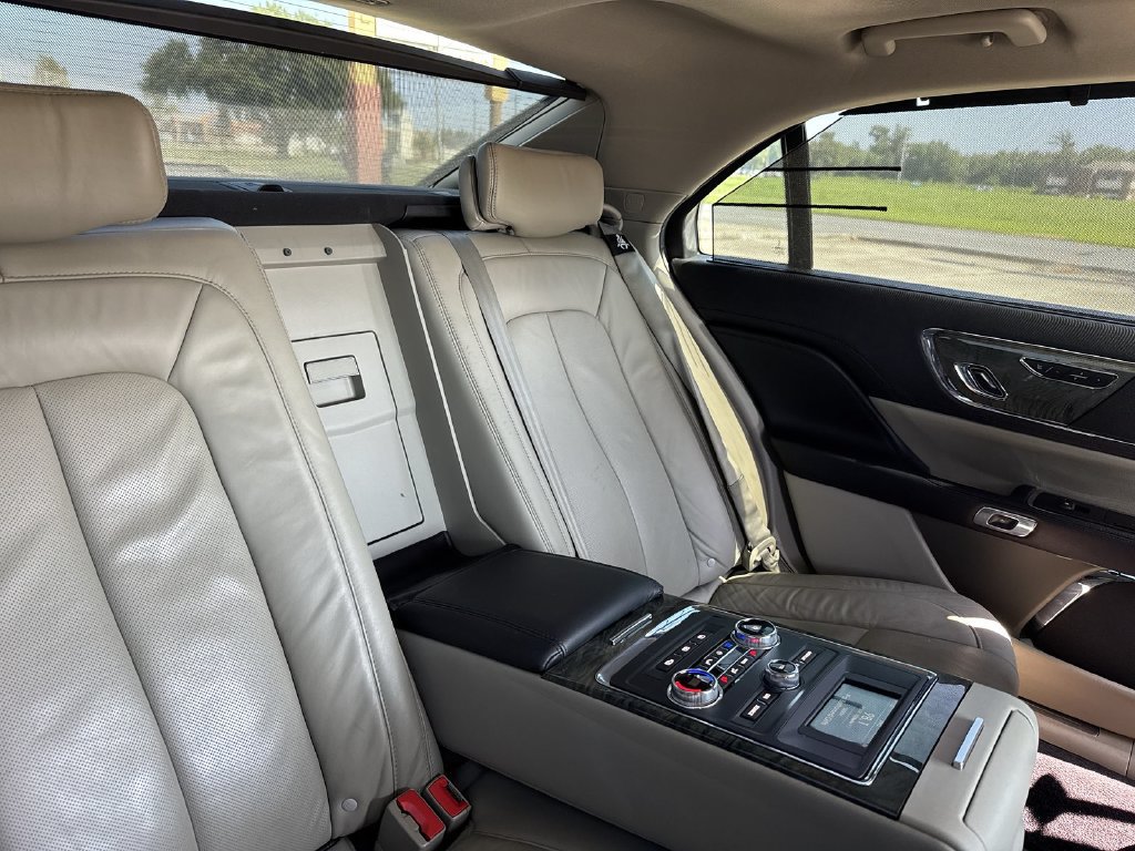 Used 2017 Lincoln Continental Reserve w/ Rear-seat Package AWD/4WD image 33