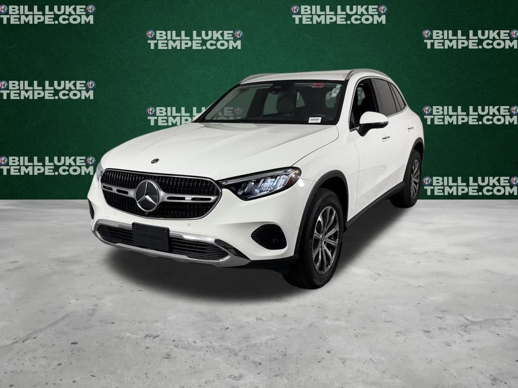 Used 2024 Mercedes-Benz GLC 300 image 3