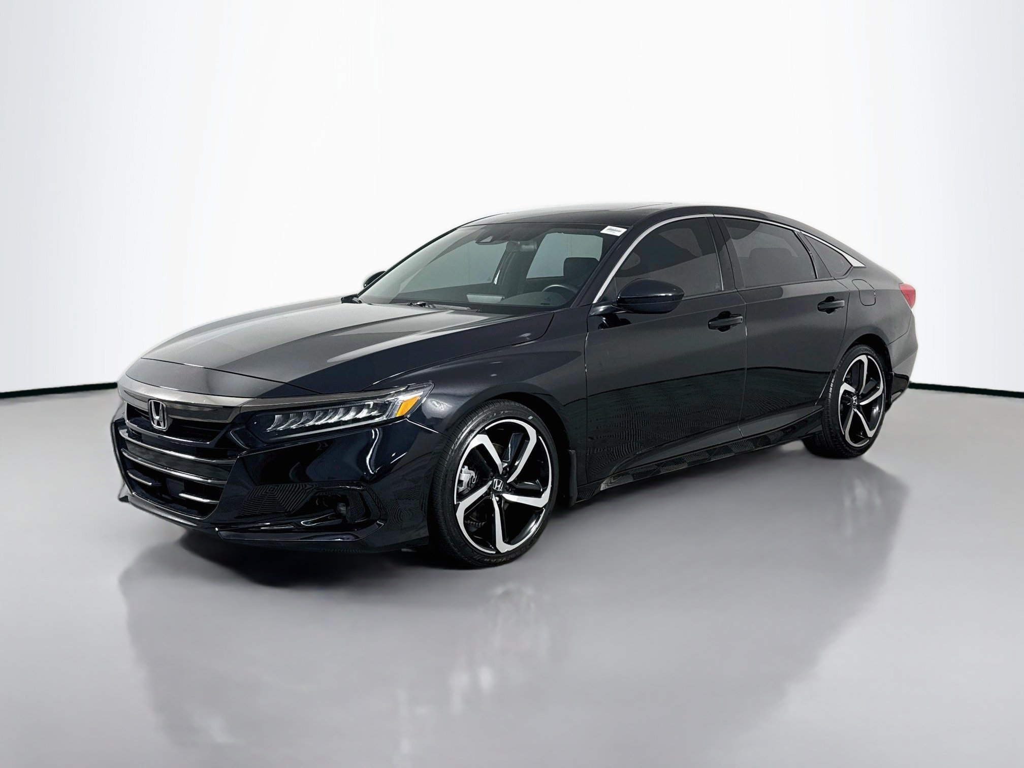 Used 2021 Honda Accord Sport image 4