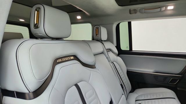 Used 2024 Rivian R1S Adventure image 26