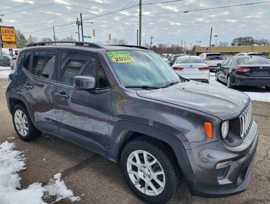 Used 2020 Jeep Renegade Latitude w/ UConnect 8.4 Nav Group image 3