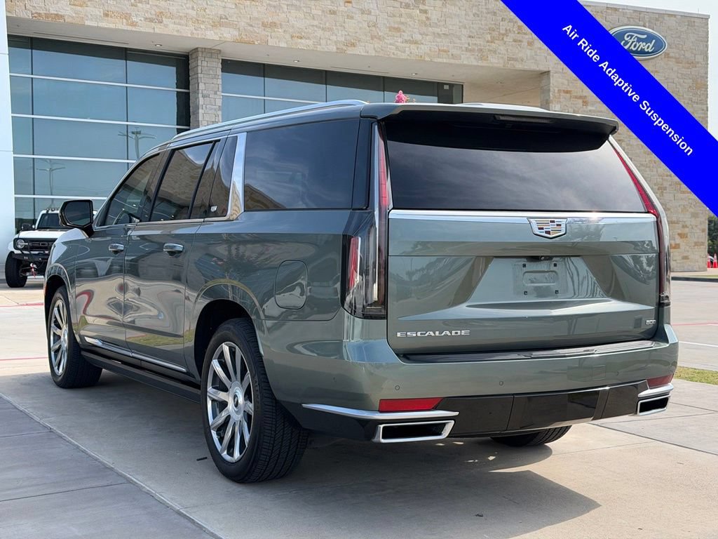 Used 2023 Cadillac Escalade ESV Premium Luxury Platinum AWD/4WD image 11