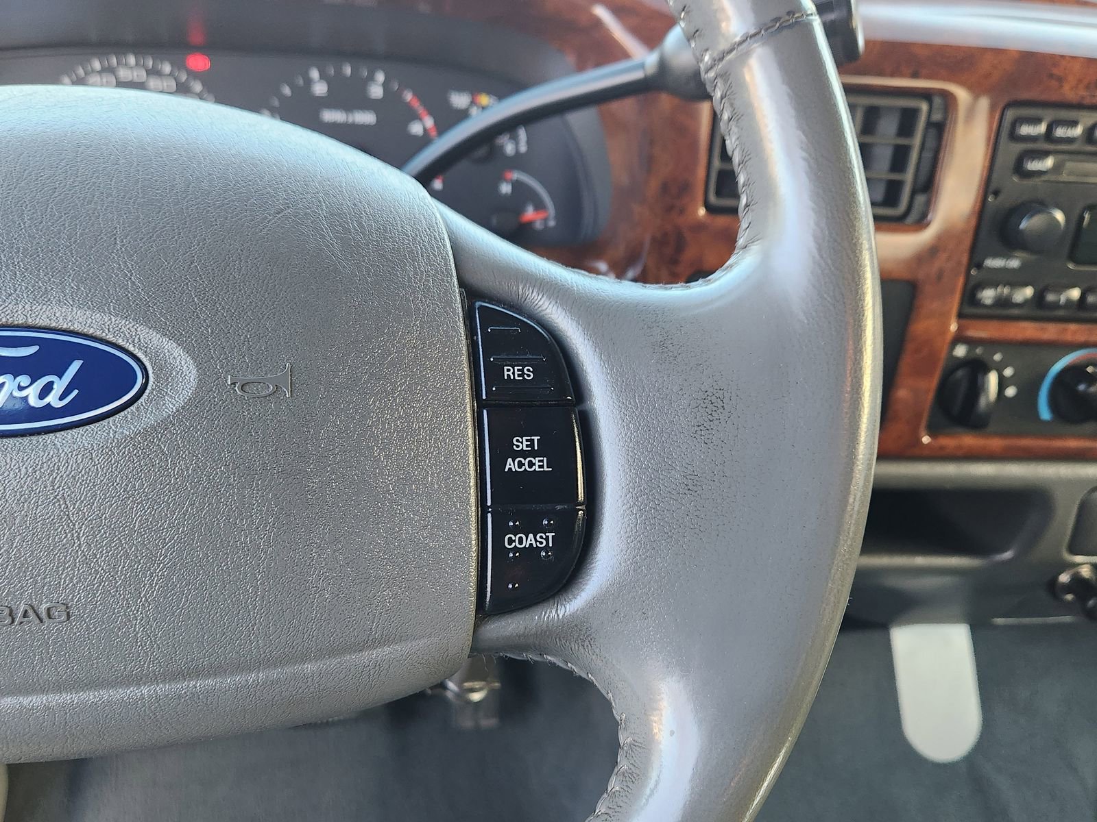 Used 2003 Ford F350 Lariat image 31