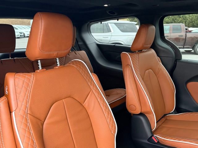 New 2026 Chrysler Pacifica Pinnacle AWD/4WD image 34