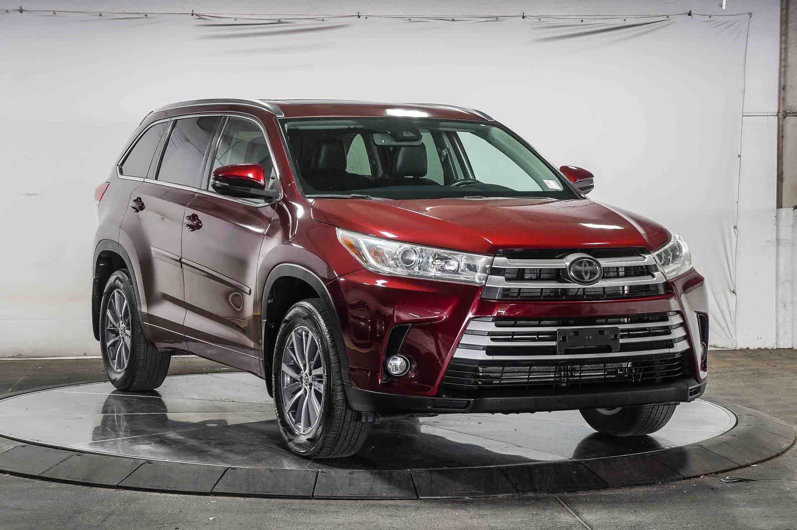 Certified 2018 Toyota Highlander XLE FWD image 6