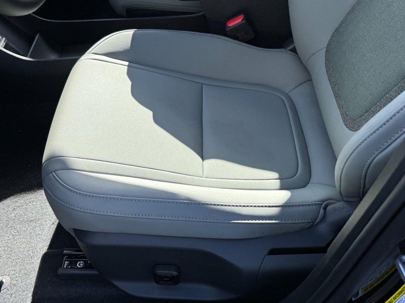 New 2026 Volvo EX30 Plus w/ Climate Package image 15