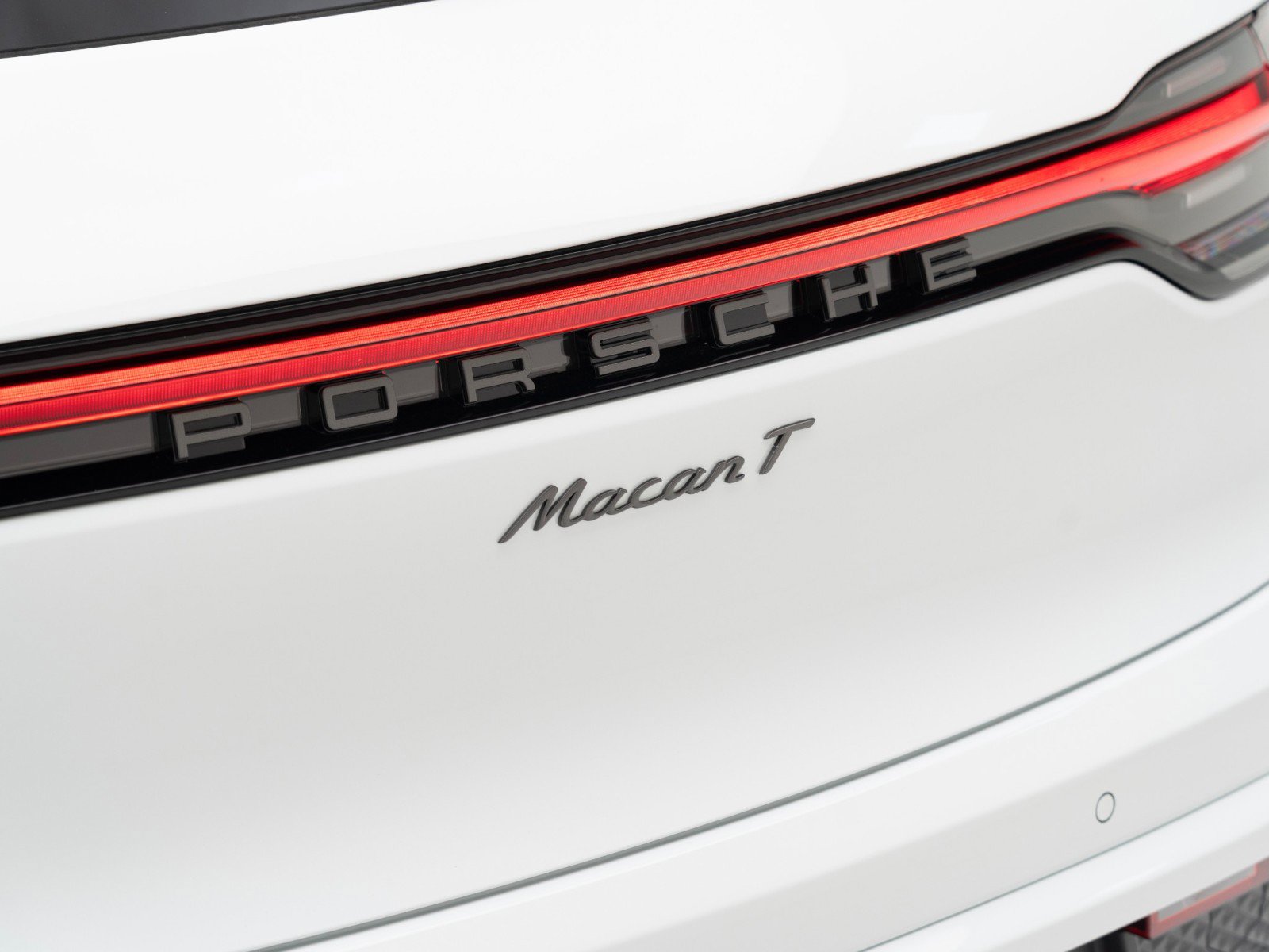 New 2026 Porsche Macan image 14