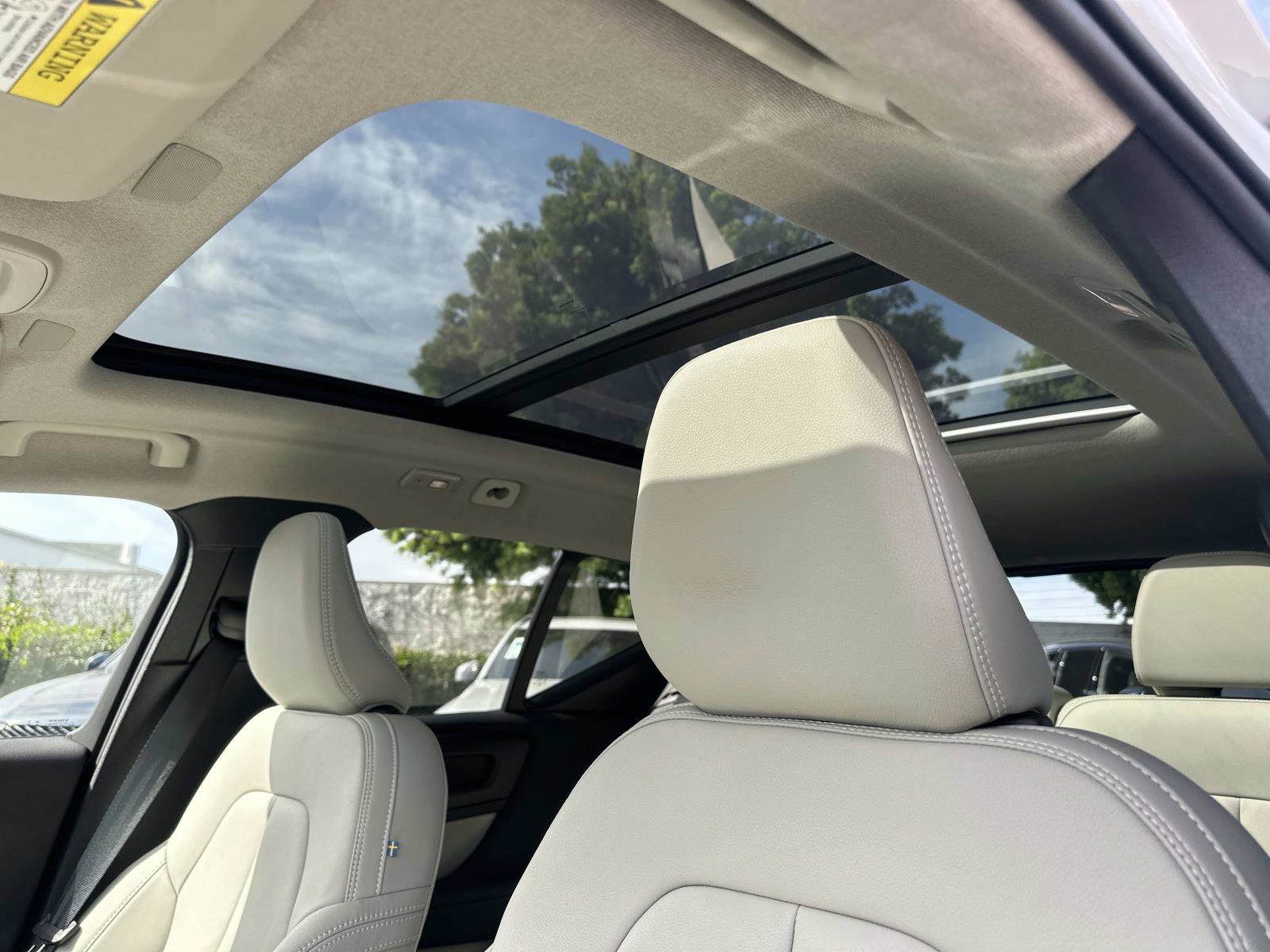 Certified 2026 Volvo XC40 B5 Plus w/ Protection Package Premier image 35