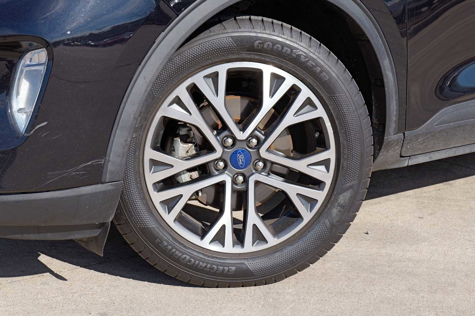 Used 2020 Ford Escape SEL image 2