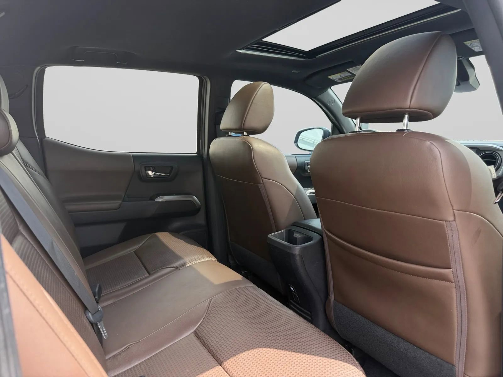 Used 2020 Toyota Tacoma Limited AWD/4WD image 31