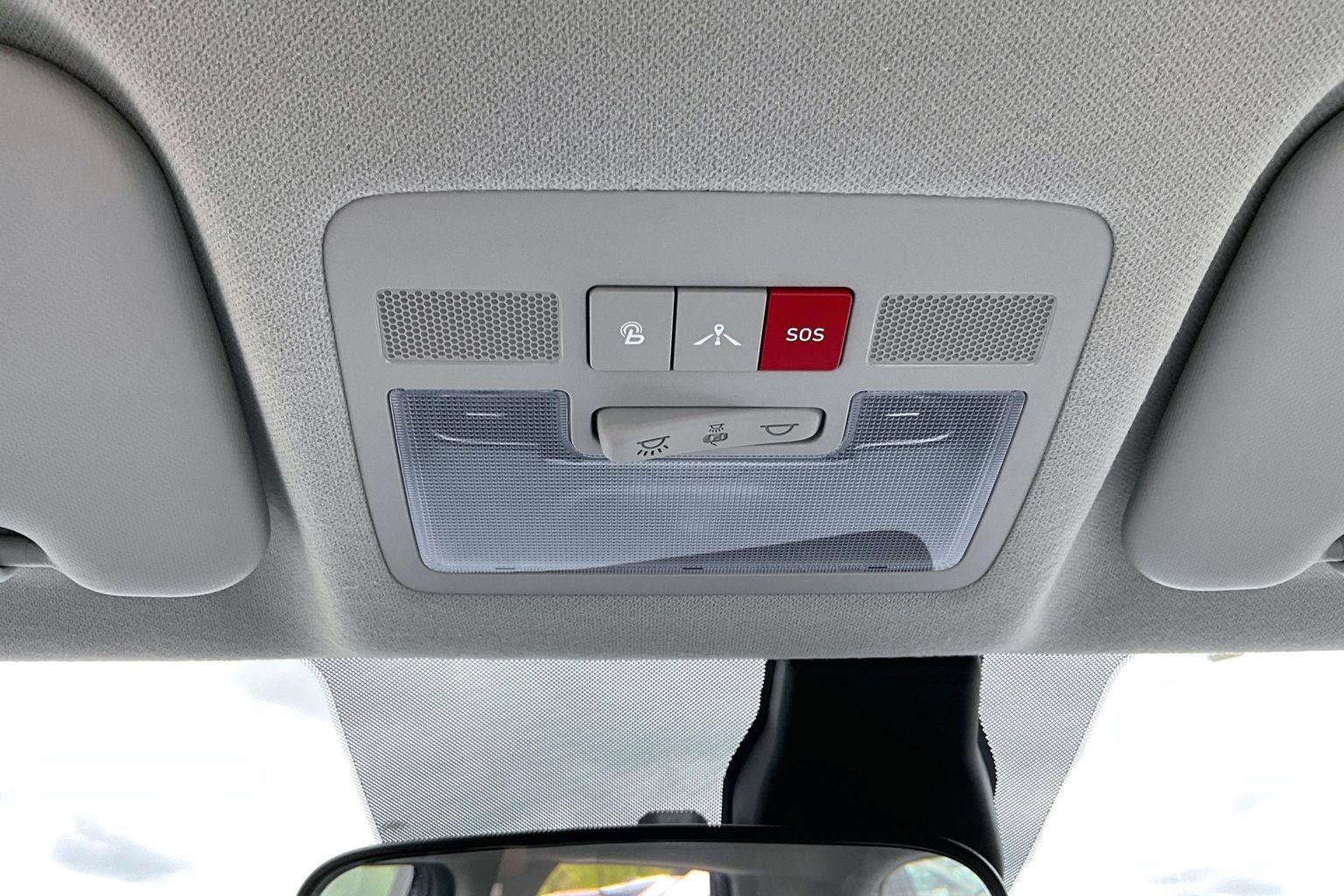 Used 2024 Hyundai Venue Limited FWD image 37