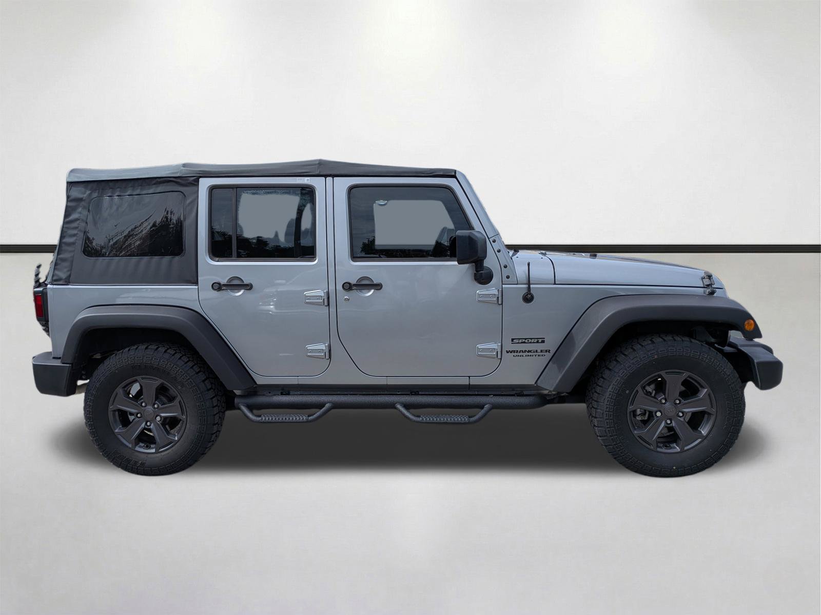Used 2016 Jeep Wrangler Unlimited Sport w/ Connectivity Group AWD/4WD image 3