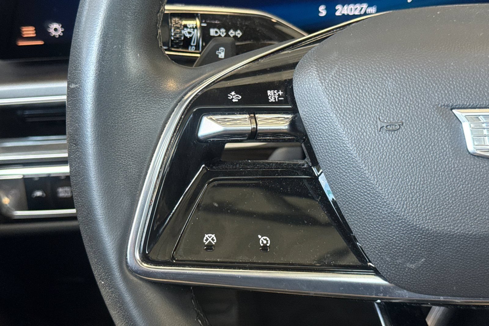 Certified 2024 Cadillac Lyriq Tech RWD image 34