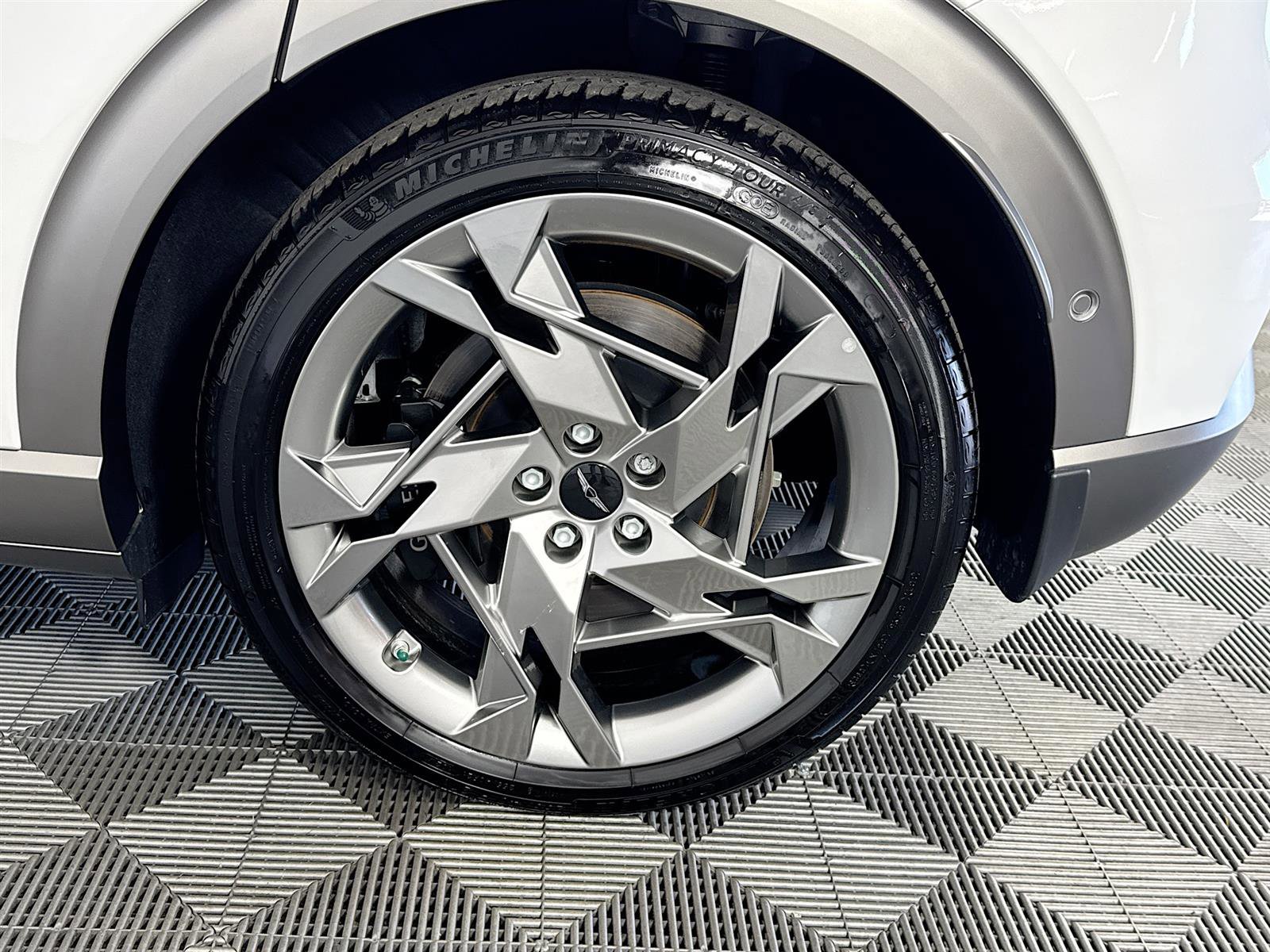 New 2024 Genesis GV60 Performance image 33