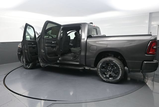 Used 2026 RAM 1500 Express AWD/4WD image 34