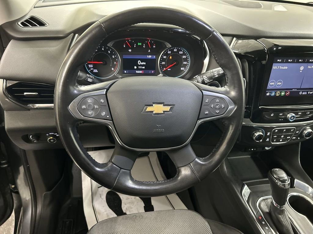 Used 2020 Chevrolet Traverse LT w/ Driver Confidence II Package image 4