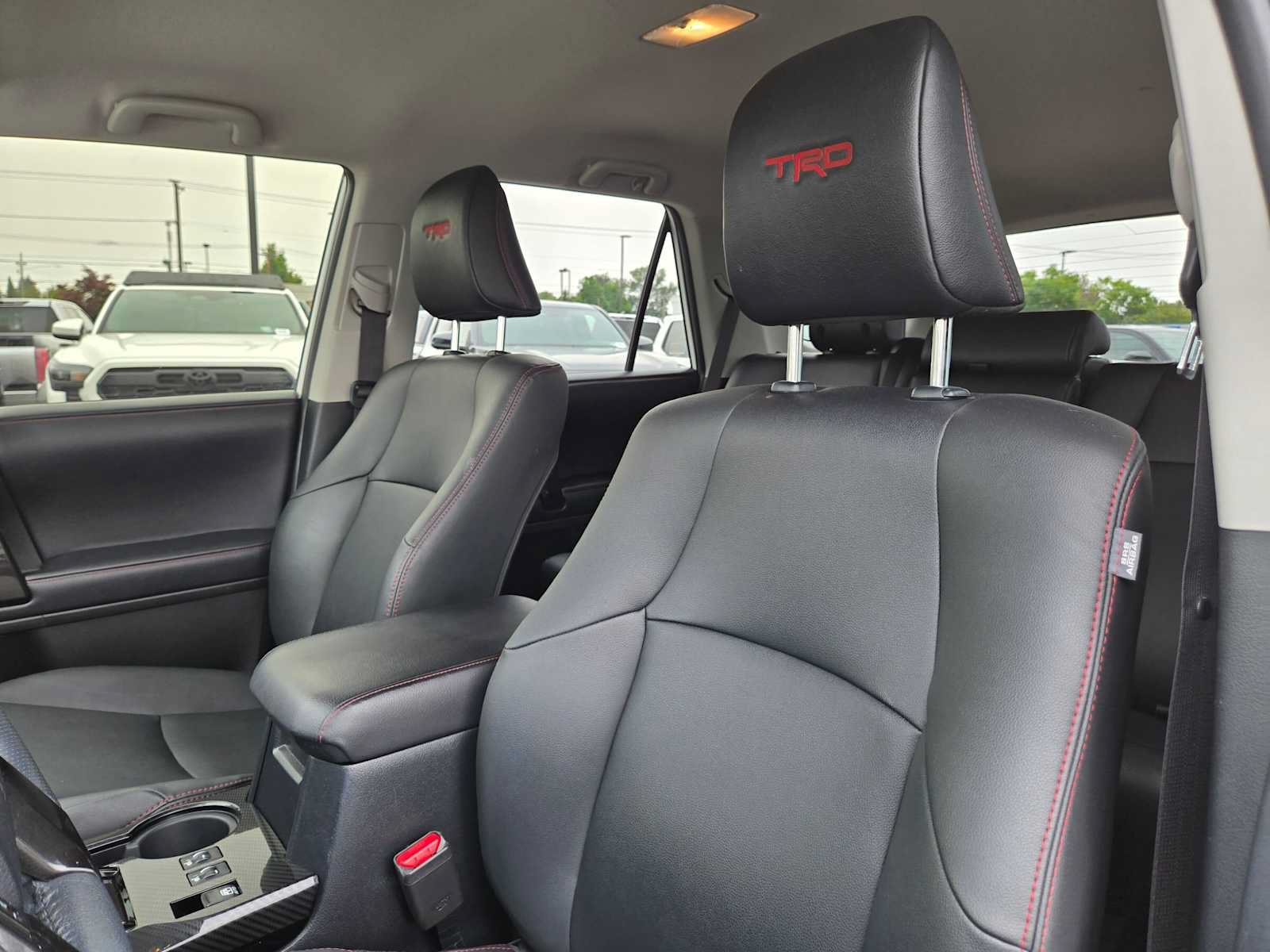 Used 2019 Toyota 4Runner TRD Off-Road Premium AWD/4WD image 25