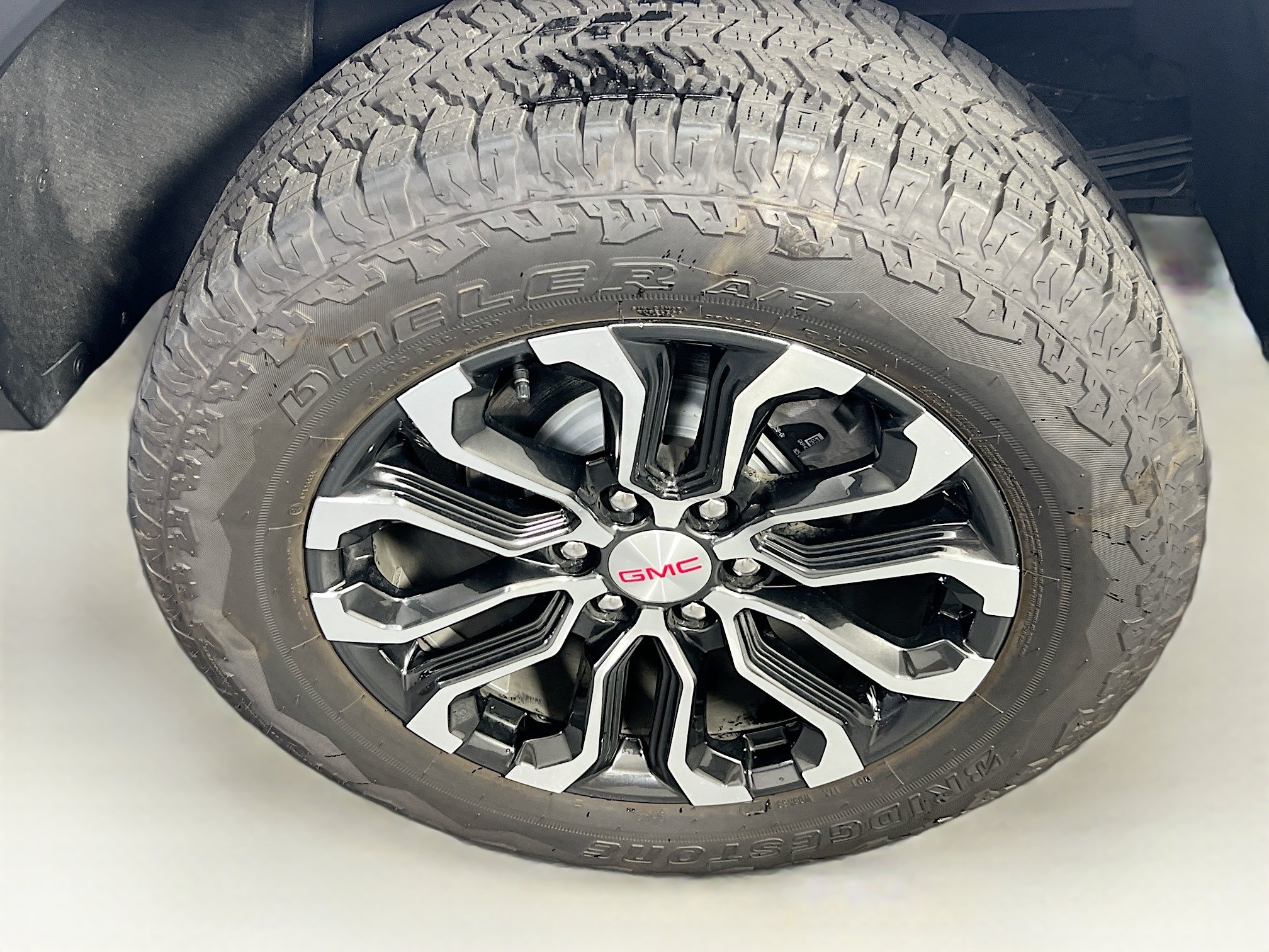 Used 2025 GMC Canyon Denali AWD/4WD image 31