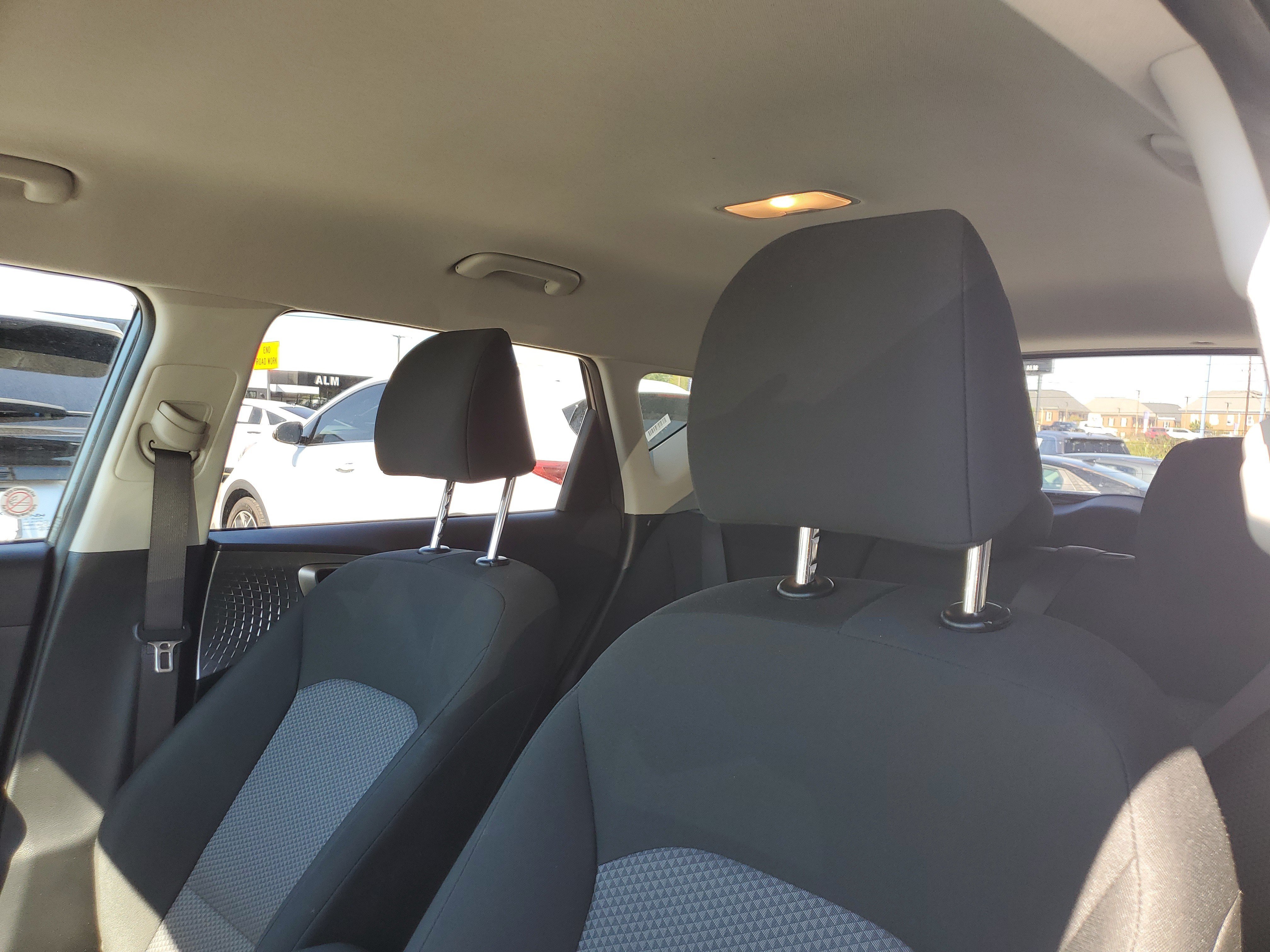 Used 2025 Kia Soul LX w/ LX Technology Package FWD image 16