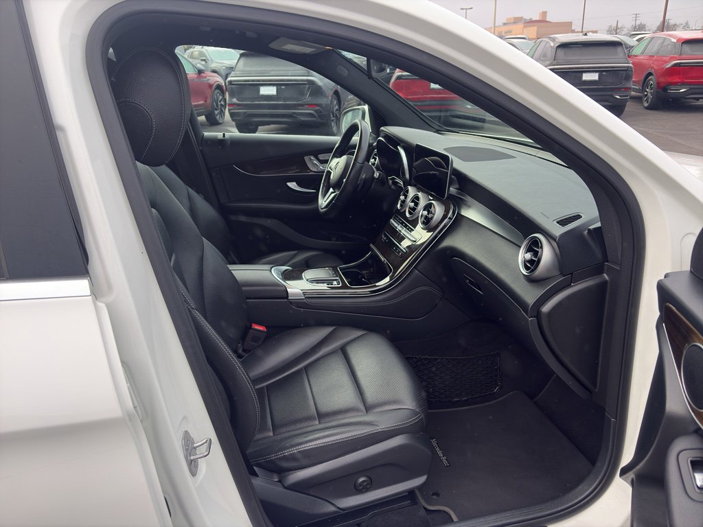 Used 2020 Mercedes-Benz GLC 300 4MATIC image 19
