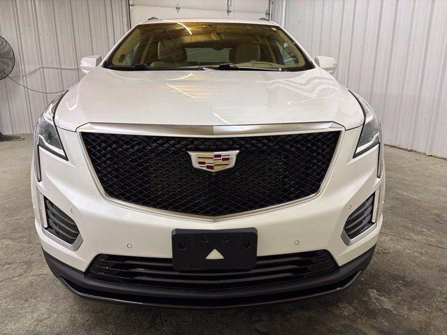 Used 2021 Cadillac XT5 Sportv w/ Platinum Package AWD/4WD image 2
