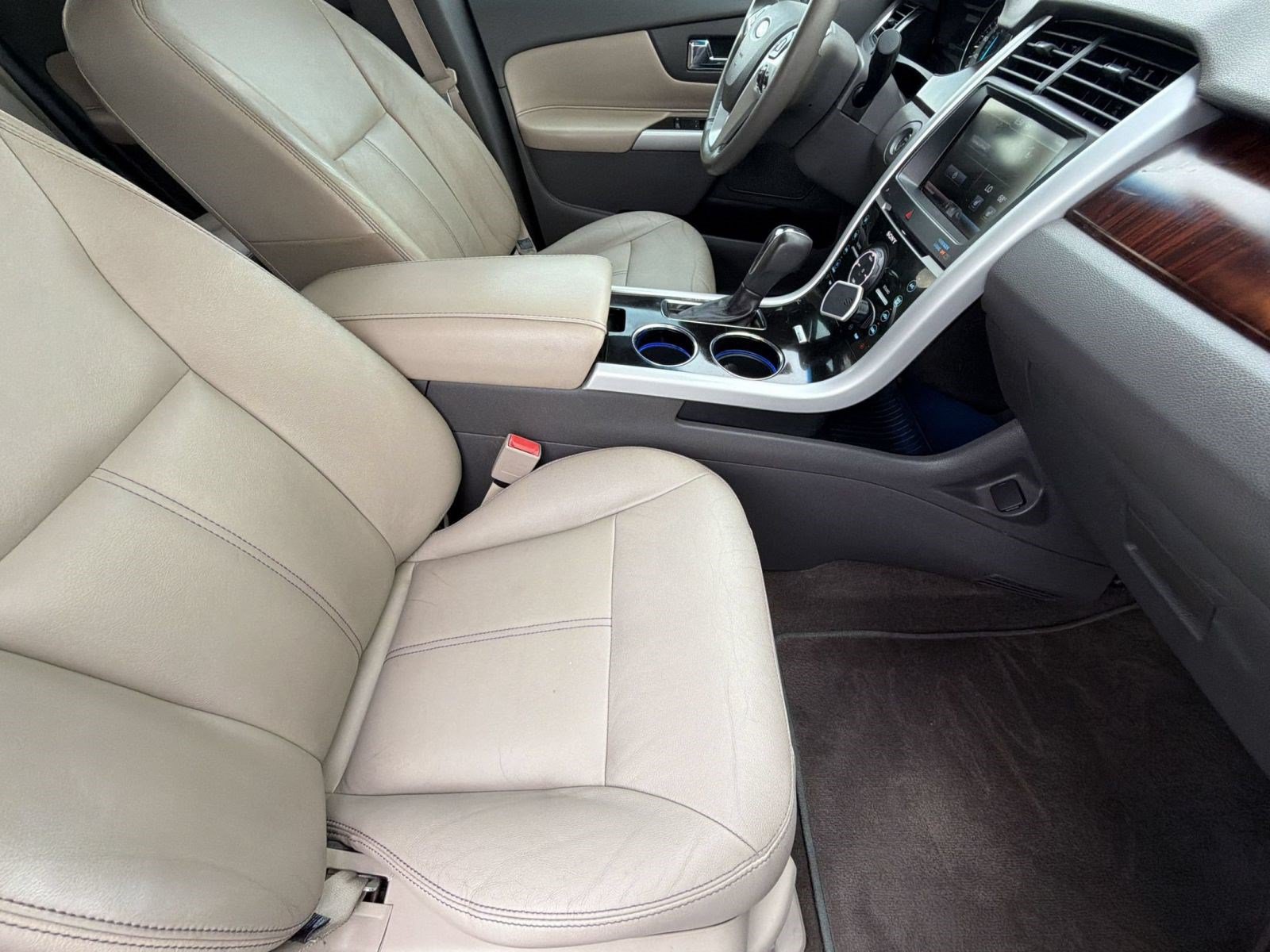 Used 2014 Ford Edge Limited w/ Equipment Group 301A FWD image 25