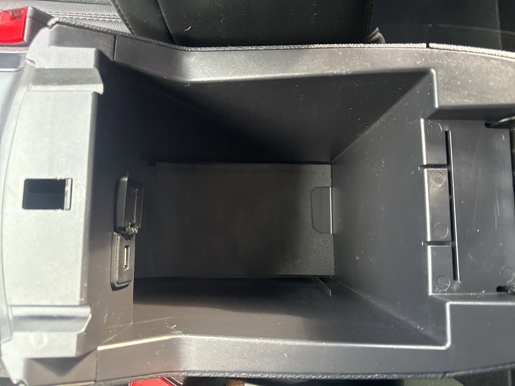 Used 2018 Ford Explorer XLT w/ Equipment Group 202A image 25