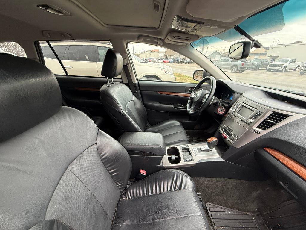 Used 2013 Subaru Outback 2.5i Limited AWD/4WD image 21