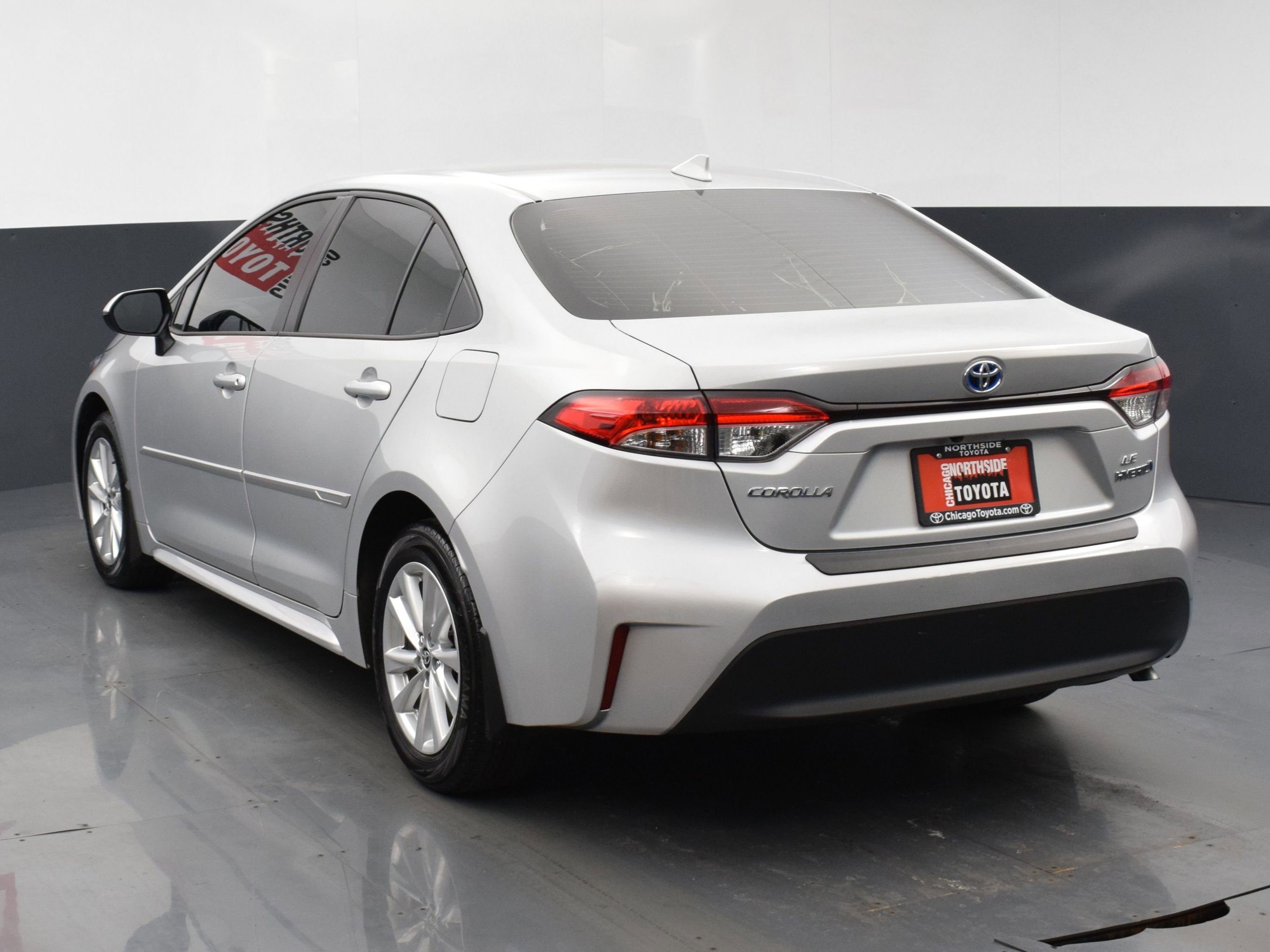 Used 2024 Toyota Corolla LE w/ LE Convenience Package image 3