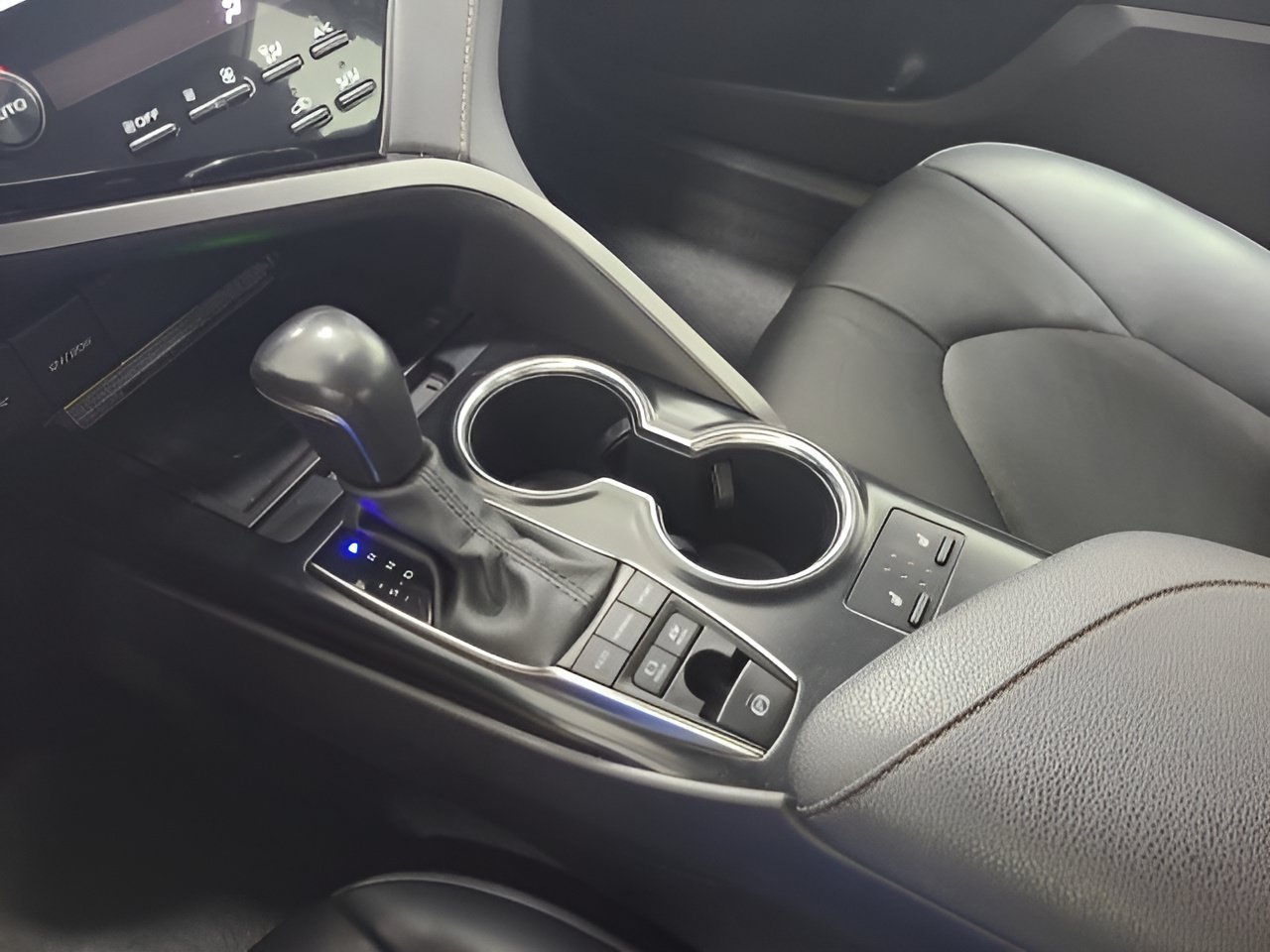 Used 2020 Toyota Camry XLE FWD image 29