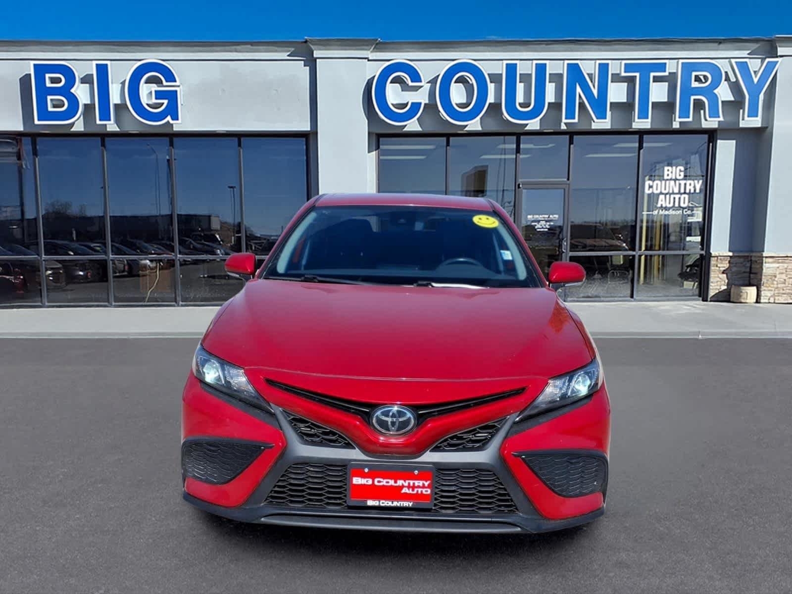 Used 2023 Toyota Camry SE FWD image 2