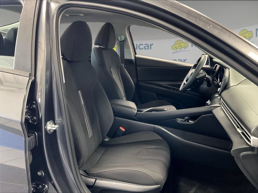 Used 2023 Hyundai Elantra SEL FWD image 11