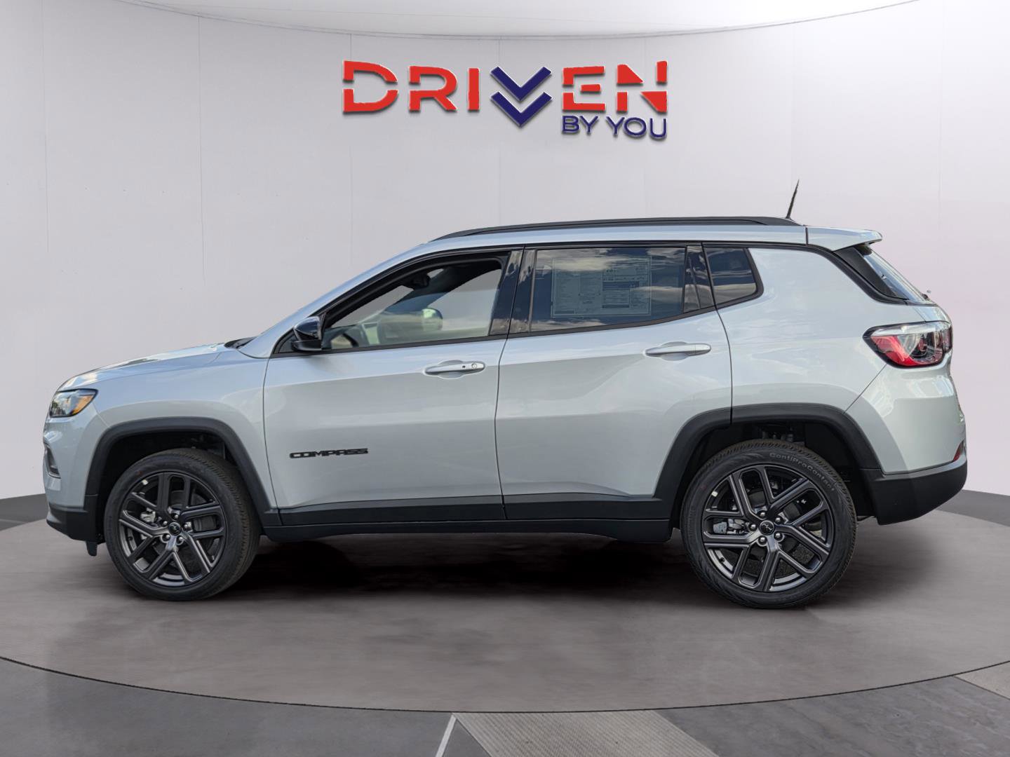 New 2026 Jeep Compass Latitude image 2