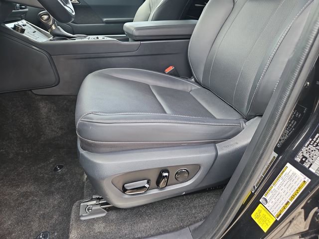 Used 2024 Lexus GX 550 w/ Accessory Package (2T) AWD/4WD image 15
