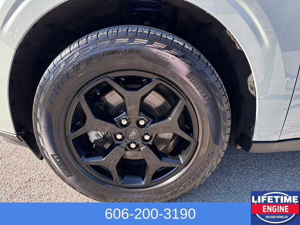 Used 2022 Ford Maverick Lariat w/ Lariat Luxury Package image 11