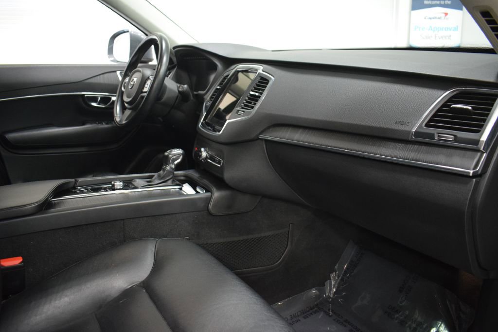 Used 2020 Volvo XC90 T5 Momentum w/ Protection Package image 21