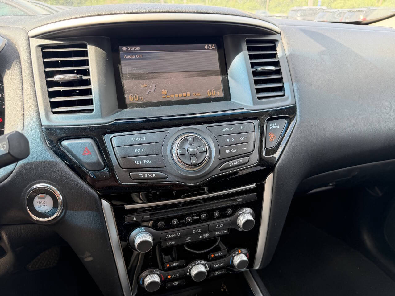 Used 2016 Nissan Pathfinder SV AWD/4WD image 23