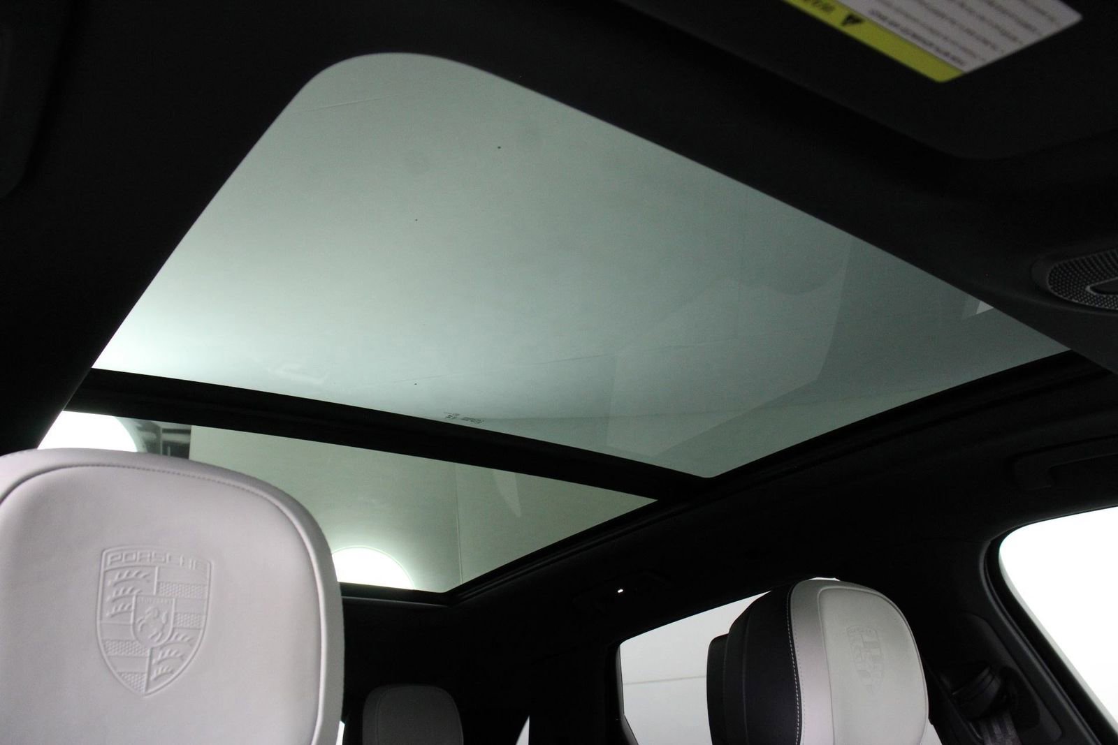 Certified 2025 Porsche Cayenne E-Hybrid image 25