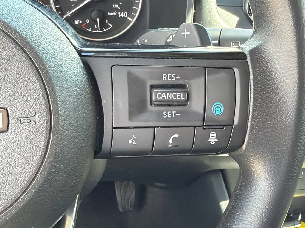 Used 2023 Nissan Rogue SV AWD/4WD image 25
