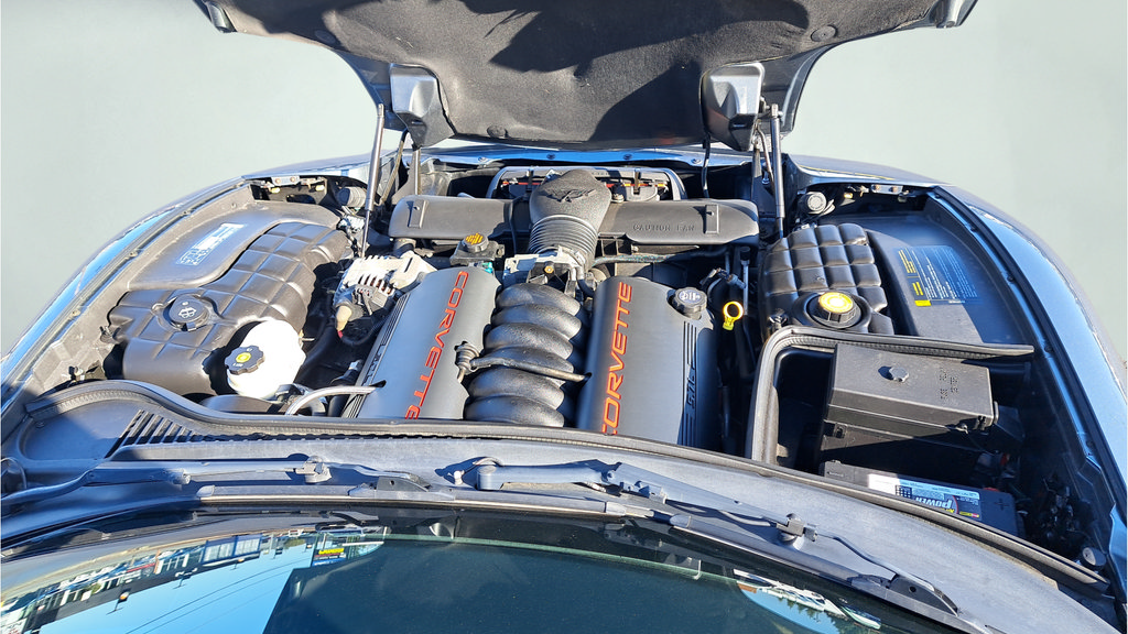 Used 2003 Chevrolet Corvette Coupe w/ Preferred Equipment Group RWD image 11