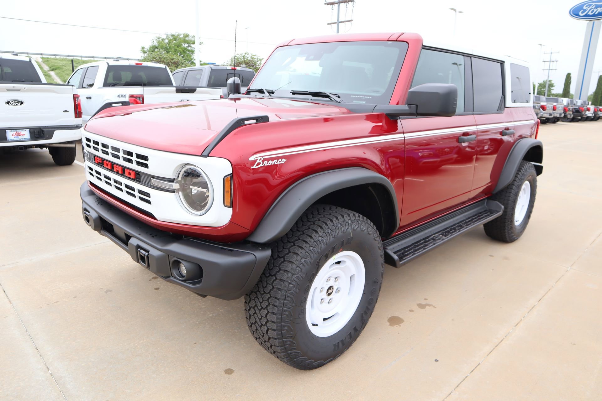 New 2026 Ford Bronco Heritage Edition AWD/4WD image 9