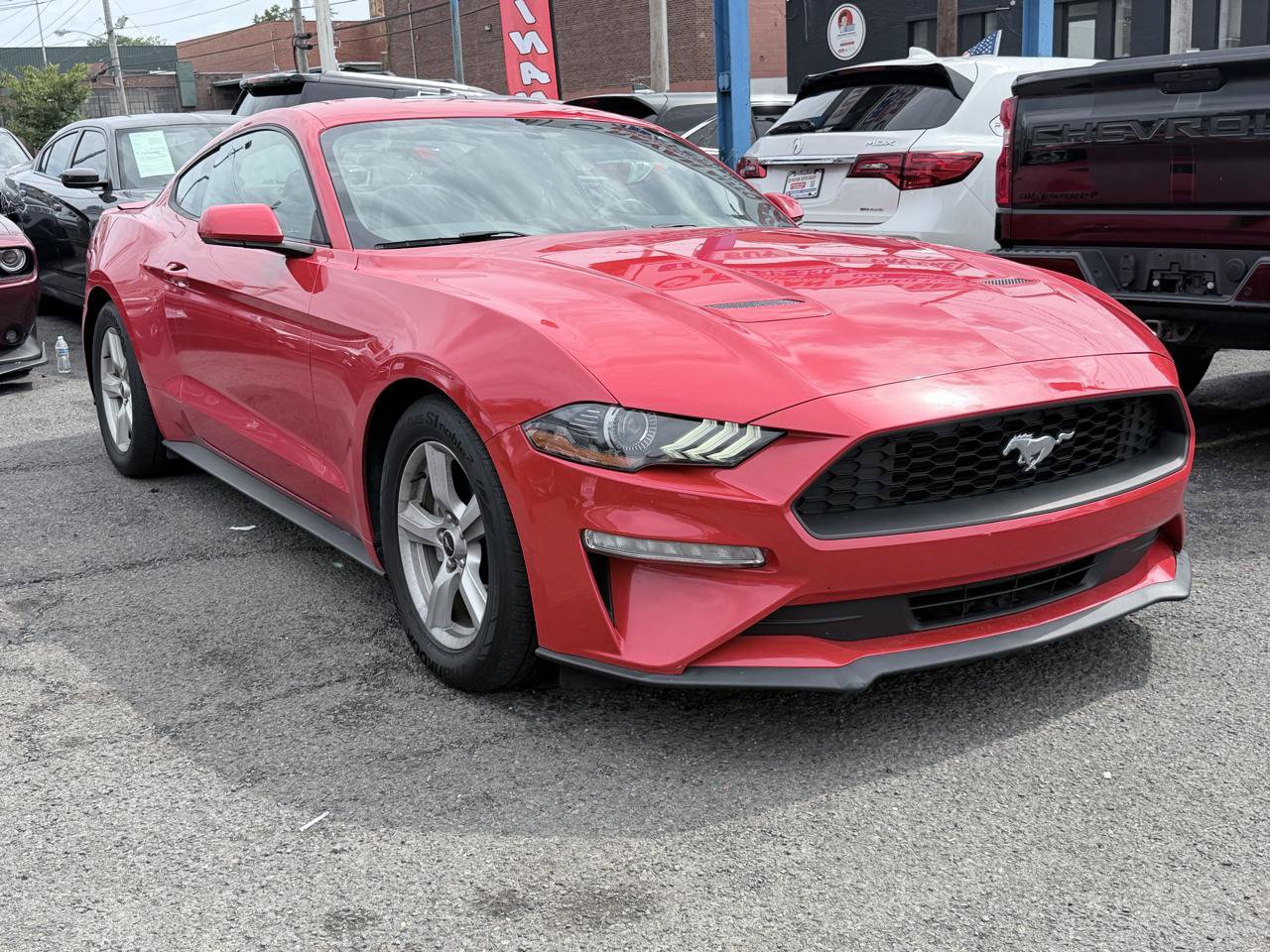 Used 2018 Ford Mustang Coupe RWD image 3